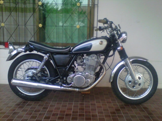 ***ขาย sr 400 ประกอบใหม่สีเดิมยุ่น^^อินวอยออกชื่อ^^เครื่องดีมากใสๆราคาถูก 56000 ***ohm คอนหวัน 0858730704