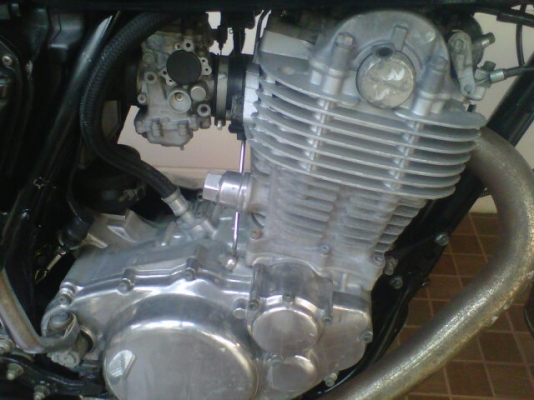 ***ขาย sr 400 ประกอบใหม่สีเดิมยุ่น^^อินวอยออกชื่อ^^เครื่องดีมากใสๆราคาถูก 56000 ***ohm คอนหวัน 0858730704