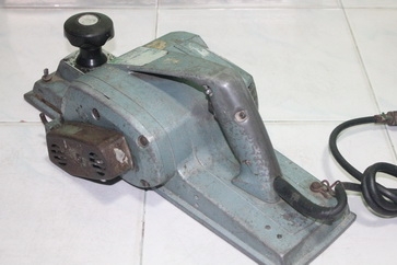 กบไฟฟ้าขนาด 5นิ้ว ยี่ห้อ ฮิตาชิ สภาพพร้อมใช้งานไม่แพงครับ