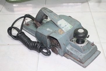 กบไฟฟ้าขนาด 5นิ้ว ยี่ห้อ ฮิตาชิ สภาพพร้อมใช้งานไม่แพงครับ