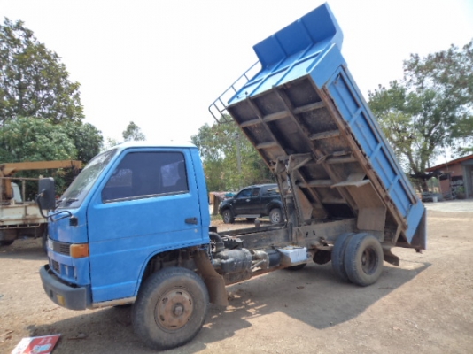 ขายรถอีซูซุNPRดั้มเครื่อง145แรงม้า พวงมาลัยเพาเวอร์ Fหน้าFหลังราคาถูกๆๆ(บ่มีเล่มเด้อคับ)