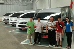 รถเช่าพร้อมพนักงานขับรถ ::: ให้เช่ารถตู้ ::: ให้เช่ารถเก๋ง