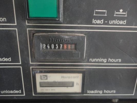 ปั้มลม ยี่ห้อ Atlas Copco 5o hp เครื่องใช้งานทนมากๆ ไม่ต้องทำอะไร ใช้งานได้เลย รับประกันชุดสกรู 6 เดือน