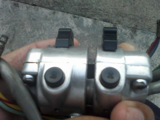 ขายสวิทช์แฮนด์ C92,C95 1คู่