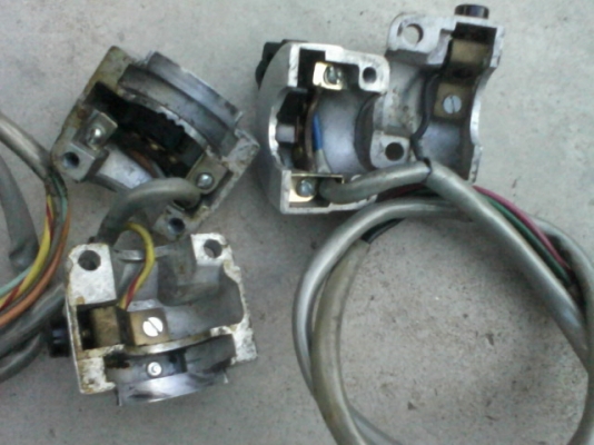 ขายสวิทช์แฮนด์ C92,C95 1คู่