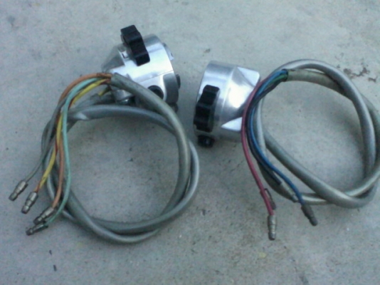 ขายสวิทช์แฮนด์ C92,C95 1คู่