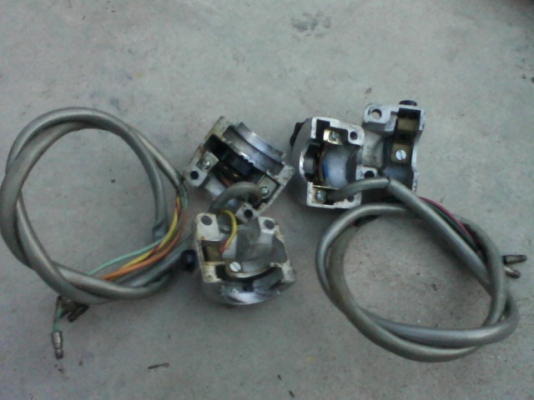 ขายสวิทช์แฮนด์ C92,C95 1คู่