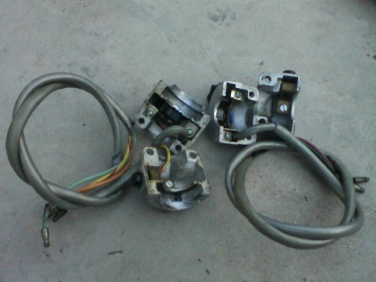 ขายสวิทช์แฮนด์ C92,C95 1คู่