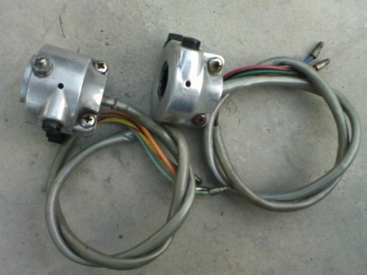 ขายสวิทช์แฮนด์ C92,C95 1คู่