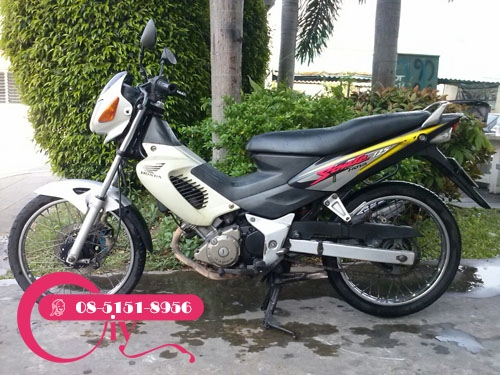 ขายด่วน SONIC ปี 45 รถเดิมๆ เครื่องเดิม ขายตามสภาพ ชุดสีข้างหน้าซีด ชุดโอนครบ โทร 085-1518956