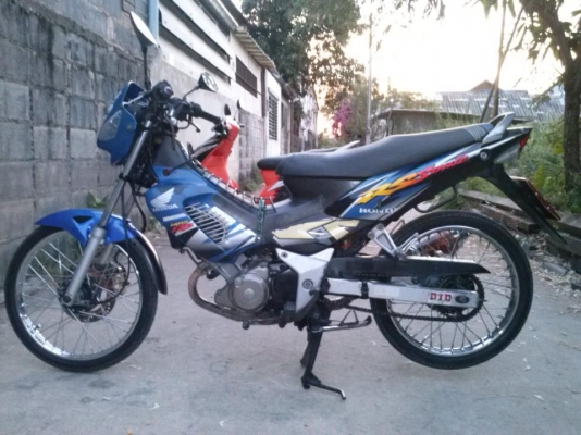 ขายด่วน SONIC ปี 46 ราคาเพียง 13,500 บาท รถสวยเดิมๆ แรงดี ขับลื่นรถ ป้ายเหลือง ภาษีไม่ขาด