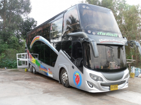 รถทัวร์ปรับอากาศ VIP