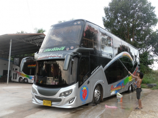 รถทัวร์ปรับอากาศ VIP