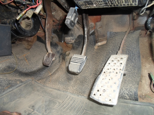 โตโยต้า LN ม้ากระโดด 2 ตา สภาพสวย 75,000