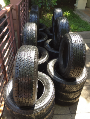 ยาง Bridgestone 245 70 16 ปี17 มี7ชุด ดอกเต็ม ไม่มีปะ เนื้อนิ่มๆ ราคาไม่แพง ยาง Bridgestone 245 70 16 ปี17 มี7ชุด ดอกเต็ม ไม่มีปะ เนื้อนิ่มๆ ราคาไม่แพง
