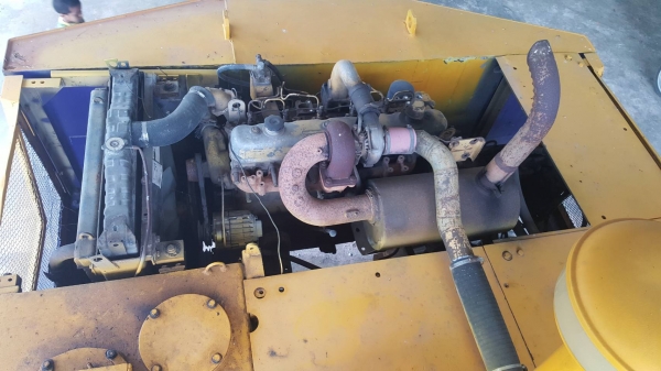 ขาย แบคโฮ KOMATSU PC200-3 คอนโทรลสั้น เครื่องแน่น ปั้มดี เอวแน่น โซ่ 70\% รถใช้งานได้ดี เอกสารใบซื้อขาย