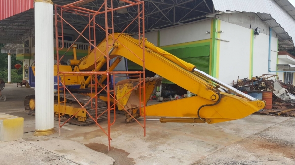 ขาย แบคโฮ KOMATSU PC200-3 คอนโทรลสั้น เครื่องแน่น ปั้มดี เอวแน่น โซ่ 70\% รถใช้งานได้ดี เอกสารใบซื้อขาย