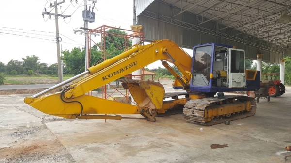 ขาย แบคโฮ KOMATSU PC200-3 คอนโทรลสั้น เครื่องแน่น ปั้มดี เอวแน่น โซ่ 70\% รถใช้งานได้ดี เอกสารใบซื้อขาย