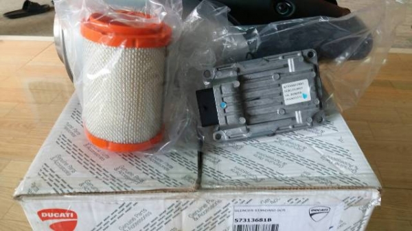 ปลายท่อ Ducati 795 กรองอากาศเดิม พร้อมกล่อง ECU ราคา 4500 บาท