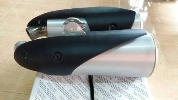 ปลายท่อ Ducati 795 กรองอากาศเดิม พร้อมกล่อง ECU ราคา 4500 บาท