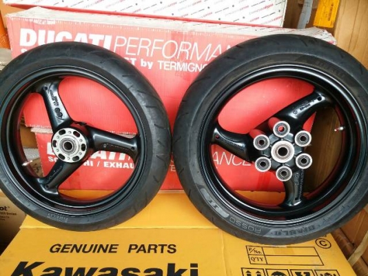 ขายล้อ Monster 795 พร้อม ยางปี 13 ราคา 8,500 บาท