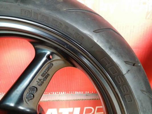 ขายล้อ Monster 795 พร้อม ยางปี 13 ราคา 8,500 บาท