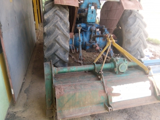 ขายรถไถฟอร์ด ที 3 เล่มทะเบียน พร้อมอุปกรณ์ 3 ขิ้น