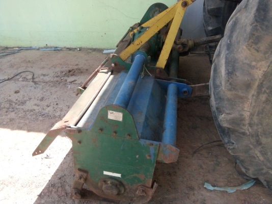 ขายรถไถฟอร์ด ที 3 เล่มทะเบียน พร้อมอุปกรณ์ 3 ขิ้น