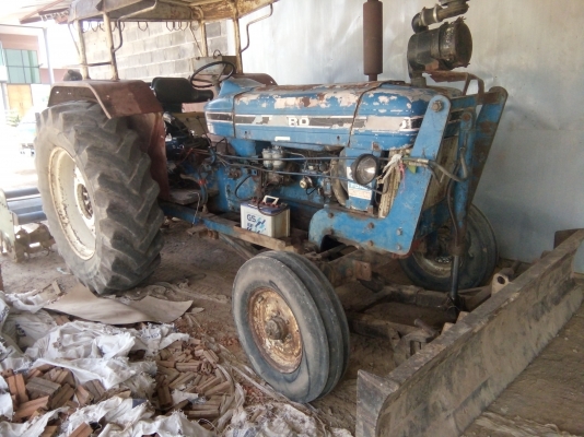 ขายรถไถฟอร์ด ที 3 เล่มทะเบียน พร้อมอุปกรณ์ 3 ขิ้น