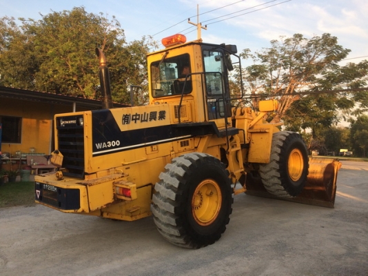 KOMATSU WA300-1 ซีเรียลสูง จากญี่ปุ่นแท้ รถสภาพมาเดิมๆ สวยพร้อมใช้งาน KOMATSU WA300-1 ซีเรียลสูง จากญี่ปุ่นแท้ รถสภาพมาเดิมๆ สวยพร้อมใช้งาน