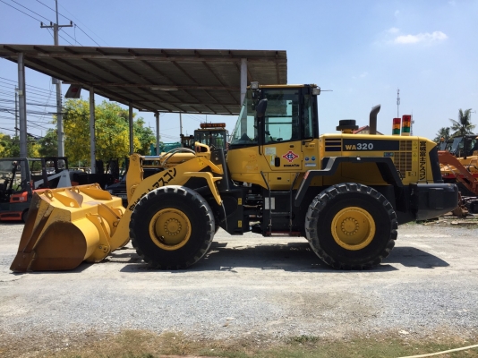 KOMATSU WA320-6 รุ่นใหม่กว่าห้างในไทย นำเข้าจากญี่ปุ่น สภาพดีมากสวยแบบเดิมๆมาเลยครับ KOMATSU WA320-6 รุ่นใหม่กว่าห้างในไทย นำเข้าจากญี่ปุ่น สภาพดีมากสวยแบบเดิมๆมาเลยครับ