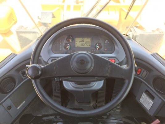 KOMATSU WA320-6 รุ่นใหม่กว่าห้างในไทย นำเข้าจากญี่ปุ่น สภาพดีมากสวยแบบเดิมๆมาเลยครับ KOMATSU WA320-6 รุ่นใหม่กว่าห้างในไทย นำเข้าจากญี่ปุ่น สภาพดีมากสวยแบบเดิมๆมาเลยครับ