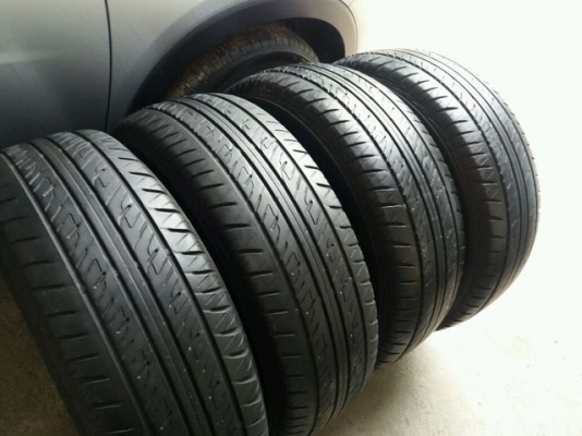 ขายยาง Dunlop 265 70 16 ปี 15