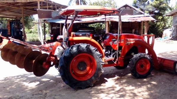 รถคูโบต้า 4708 รถปี่2555 ดันหน้า พาลหลัง เล่มทะเบียนพร้อม รถคูโบต้า 4708 รถปี่2555 ดันหน้า พาลหลัง เล่มทะเบียนพร้อม