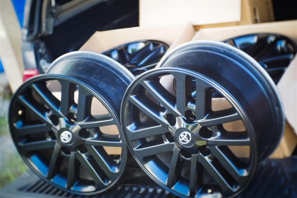 ล้อยอดนิยม Toyota Vigo Fortuner 17&quot; ทำสีดำ