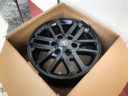 ล้อยอดนิยม Toyota Vigo Fortuner 17&quot; ทำสีดำ
