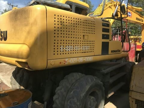 ขายล้อยางKomatsu Pc130-6 สภาพสวยพร้อมใช้ ต่อคุณอ๊อฟพิจิตร086-737-9991