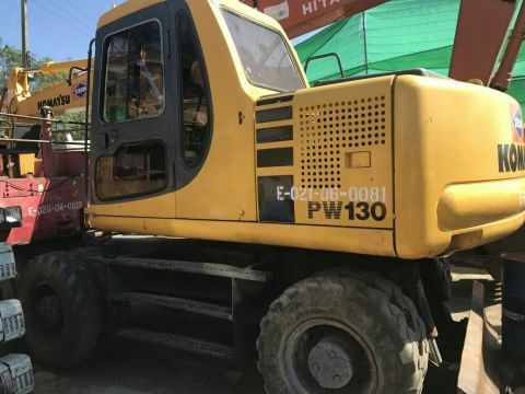 ขายล้อยางKomatsu Pc130-6 สภาพสวยพร้อมใช้ ต่อคุณอ๊อฟพิจิตร086-737-9991