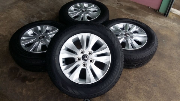 ขายล้อแม็กป้ายแดง revo 16&quot;&times;6&quot; ยางปี16 สนใจติดต่อร้าน ก.เจริญการยางครับ 081-3747940