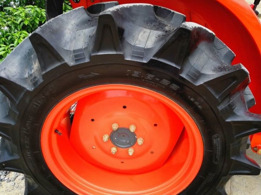 คูโบต้า L4708SP 4 WD ชุดดันหน้าช้าง ผานหลังใหม่ CMT6x24 ทำงาน 475 ชั่วโมง..จดทะเบียน ก.ค.2558