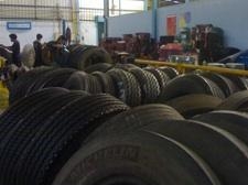 ขายยางรถเกรดใหม่1800-25ราคาโปรโมชั่นไม่ใช้ยางในหนา40ชั้นปี17