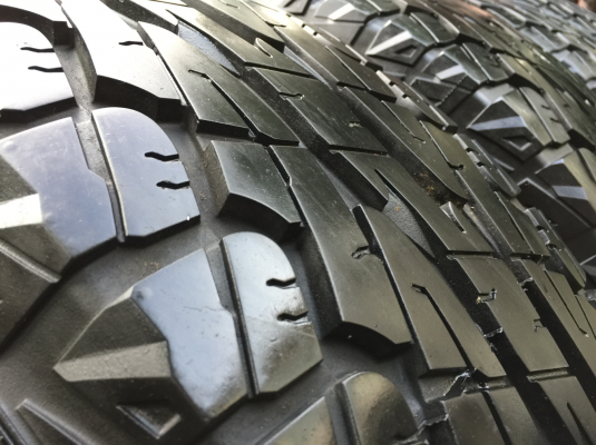 ยาง All FALKEN 265 70 16 ปี14 ดอกเต็ม ไม่มีปะ เนื้อนิ่มๆ ราคาไม่แพง ยาง All FALKEN 265 70 16 ปี14 ดอกเต็ม ไม่มีปะ เนื้อนิ่มๆ ราคาไม่แพง