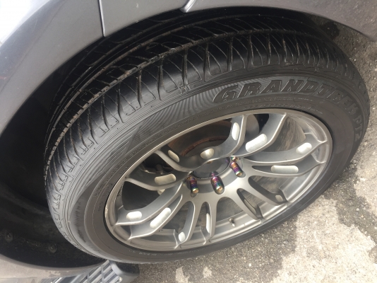 ยาง Dunlop 265 50 20 กลางปี14 ดอกเต็ม ไม่มีปะ เนื้อนิ่มๆ ราคาไม่แพง