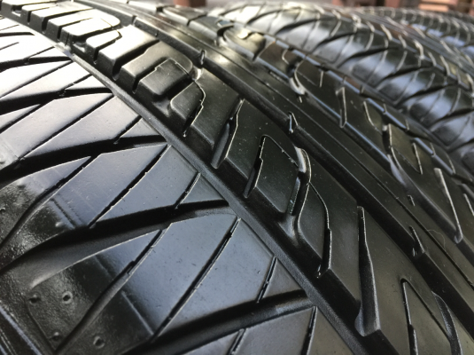 ยาง Dunlop 265 50 20 กลางปี14 ดอกเต็ม ไม่มีปะ เนื้อนิ่มๆ ราคาไม่แพง ยาง Dunlop 265 50 20 กลางปี14 ดอกเต็ม ไม่มีปะ เนื้อนิ่มๆ ราคาไม่แพง