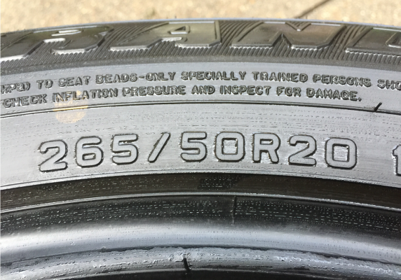 ยาง Dunlop 265 50 20 กลางปี14 ดอกเต็ม ไม่มีปะ เนื้อนิ่มๆ ราคาไม่แพง