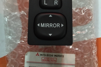 ขายสวิทช์ปรับกระจกมองข้าง MITSUBISHI TRITON แท้ศูนย์