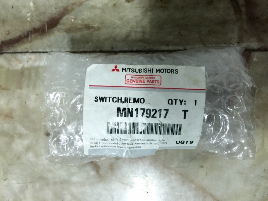 ขายสวิทช์ปรับกระจกมองข้าง MITSUBISHI TRITON แท้ศูนย์