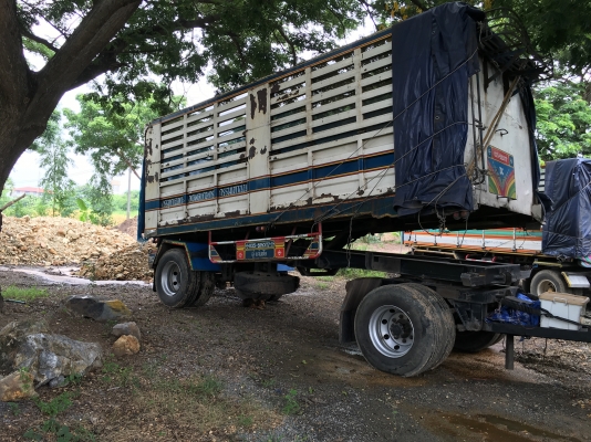 พ่วง 18 ล้อ HINO MEGA  260 แรง ปี 47  กระบะเหล็ก คอกเกษตร - ดั้มอู่เด่นชัย  ปี 47  สภาพร้อมใช้งาน เอกสารพร้อมโอน