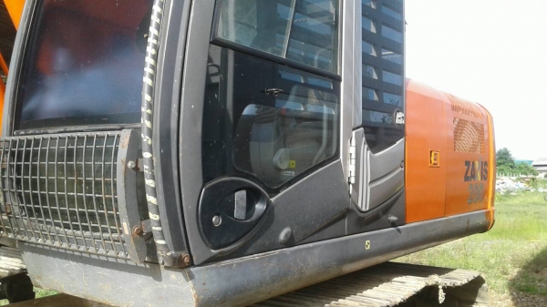 HITASHI ZS 200-3 ใช้งาน13000ช.ม เอกสารเล่มทะเบียน