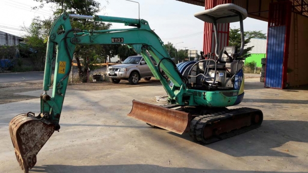 รถขุด IHI 30VX รถนำเข้าจากญี่ปุ่น เครื่องยันม่าร์ รุ่นใหม่